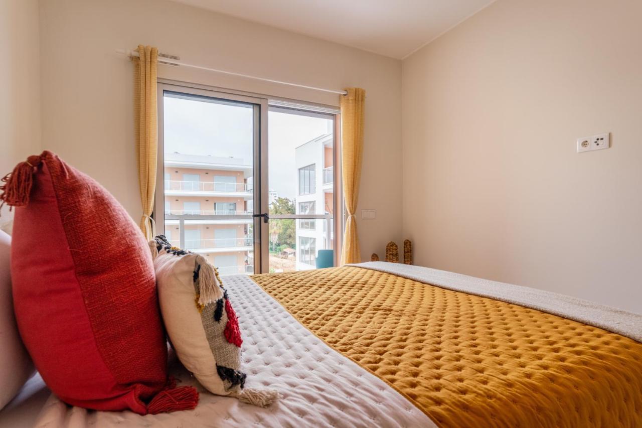 Sunny Brand New 2-Bedroom Apt - 500M From Praia Da Rocha With Ac And Pool! Portimão Exterior photo