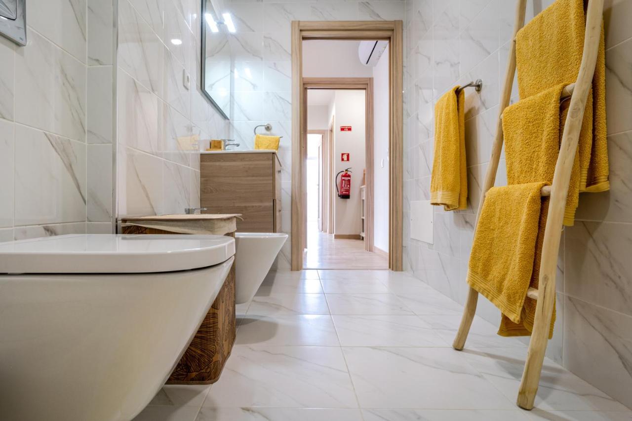 Sunny Brand New 2-Bedroom Apt - 500M From Praia Da Rocha With Ac And Pool! Portimão Exterior photo