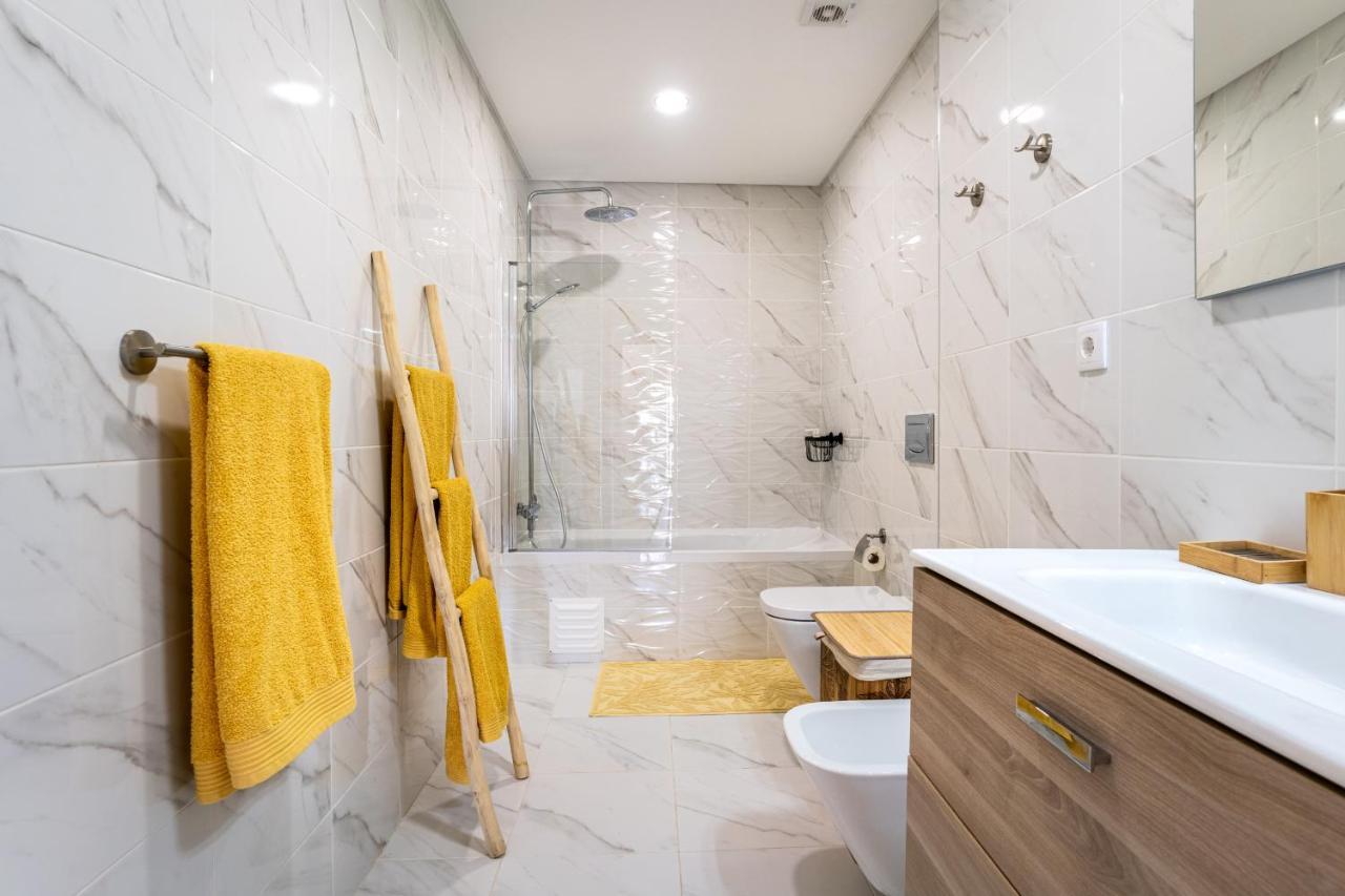 Sunny Brand New 2-Bedroom Apt - 500M From Praia Da Rocha With Ac And Pool! Portimão Exterior photo
